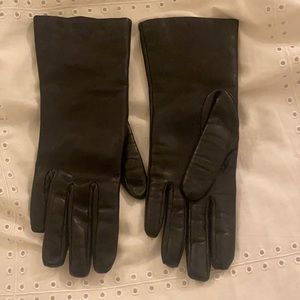 Leather gloves
